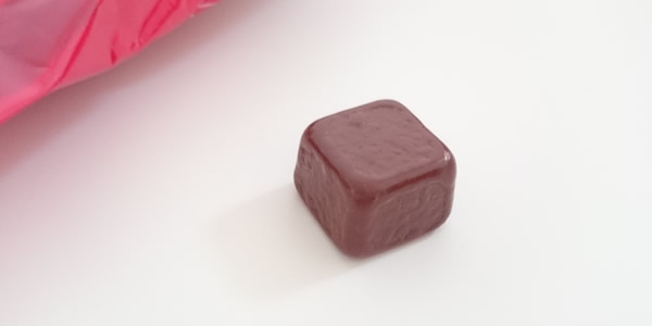 ハイミルクチョコレート CUBIE