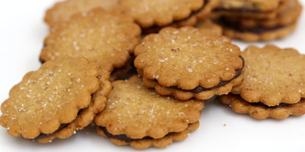 ハーベストチョコサンド セミスイートチョコ