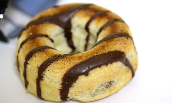 クッキーとデニッシュのベイクドドーナツチョコ